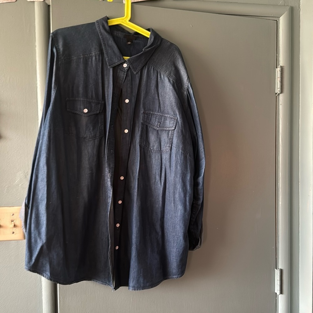 Toured long sleeve lightweight jean shirt excellent condition